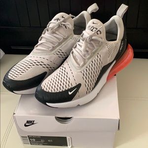 Nike AIR MAX 270
